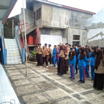 Kegiatan Kreatif Cat Sekolah
